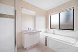 https://images.listonce.com.au/custom/160x/listings/19-sienna-street-alfredton-vic-3350/609/01680609_img_10.jpg?pikZcXaOJPk