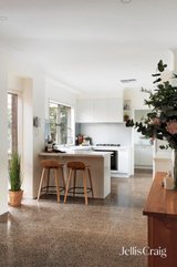 https://images.listonce.com.au/custom/160x/listings/19-smike-street-yallambie-vic-3085/071/01783071_img_05.jpg?LvQ2JUpuAlw
