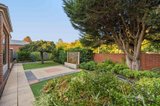 https://images.listonce.com.au/custom/160x/listings/19-st-michaels-place-lake-gardens-vic-3355/443/01519443_img_09.jpg?m-OPyFX9hFA