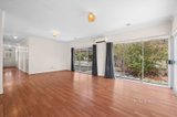 https://images.listonce.com.au/custom/160x/listings/19-sullivan-street-malmsbury-vic-3446/613/01632613_img_04.jpg?gxT_oxnhr9E