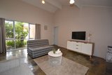 https://images.listonce.com.au/custom/160x/listings/19-summerhill-park-drive-mooroolbark-vic-3138/421/01691421_img_10.jpg?1NaMDLxFUQc