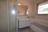 https://images.listonce.com.au/custom/160x/listings/19-summerhill-park-drive-mooroolbark-vic-3138/421/01691421_img_13.jpg?eem5NrALz-g
