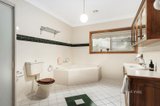 https://images.listonce.com.au/custom/160x/listings/19-tanbridge-way-warranwood-vic-3134/334/01136334_img_10.jpg?S3pXaXOQ4bQ