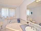 https://images.listonce.com.au/custom/160x/listings/19-the-esperence-lara-vic-3212/129/01699129_img_11.jpg?Tggb8SR-wk4