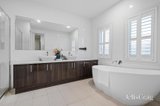 https://images.listonce.com.au/custom/160x/listings/19-trevor-court-mount-waverley-vic-3149/935/01812935_img_09.jpg?M3EJavoasGI