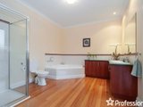 https://images.listonce.com.au/custom/160x/listings/19-valley-park-drive-mooroolbark-vic-3138/350/01526350_img_13.jpg?KJTWthQquCw