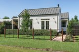 https://images.listonce.com.au/custom/160x/listings/19-ward-street-kyneton-vic-3444/428/00624428_img_01.jpg?v_V9kx9ZLPc