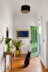 https://images.listonce.com.au/custom/160x/listings/19-westgarth-street-northcote-vic-3070/462/01560462_img_03.jpg?wmWwVRGS2FY