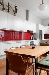 https://images.listonce.com.au/custom/160x/listings/190-napier-street-south-melbourne-vic-3205/180/01942180_img_07.jpg?UVFHbuEfYTk