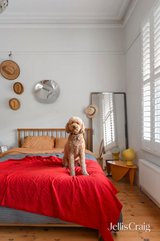 https://images.listonce.com.au/custom/160x/listings/190-napier-street-south-melbourne-vic-3205/180/01942180_img_12.jpg?YnjBS0n0NVM