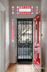 https://images.listonce.com.au/custom/160x/listings/190-napier-street-south-melbourne-vic-3205/180/01942180_img_14.jpg?Y0hHupmQSCo