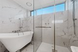 https://images.listonce.com.au/custom/160x/listings/1915-alexandra-avenue-elsternwick-vic-3185/628/01893628_img_12.jpg?dYKn4fyUPeQ