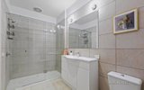 https://images.listonce.com.au/custom/160x/listings/193-john-liston-drive-newport-vic-3015/474/01726474_img_14.jpg?B1ZYrdGsMTg