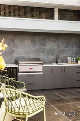 https://images.listonce.com.au/custom/160x/listings/193-mary-street-richmond-vic-3121/086/01973086_img_05.jpg?6iDSjU8YvdA
