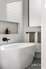 https://images.listonce.com.au/custom/160x/listings/193-mary-street-richmond-vic-3121/086/01973086_img_13.jpg?UJhYxSJbxrM