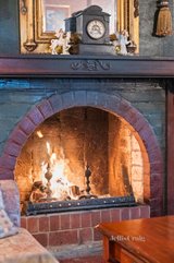 https://images.listonce.com.au/custom/160x/listings/1930-healesville-koo-wee-rup-road-yellingbo-vic-3139/898/01735898_img_04.jpg?d1io1fqB0qo