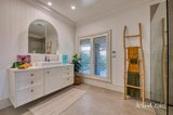 https://images.listonce.com.au/custom/160x/listings/194-204-king-road-harkaway-vic-3806/880/01951880_img_21.jpg?B36F-gP16KA
