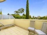 https://images.listonce.com.au/custom/160x/listings/194-esplanade-east-port-melbourne-vic-3207/351/01087351_img_09.jpg?L8Ka4H5jPow