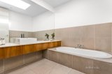 https://images.listonce.com.au/custom/160x/listings/194-the-strand-newport-vic-3015/565/01236565_img_08.jpg?D8quNntk-88