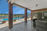 https://images.listonce.com.au/custom/160x/listings/195-baynton-road-kyneton-vic-3444/384/00570384_img_02.jpg?Nrfh9DUTm6Y