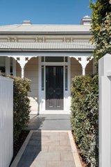 https://images.listonce.com.au/custom/160x/listings/195-bell-street-coburg-vic-3058/382/01579382_img_18.jpg?B9QiE61VHPE