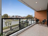 https://images.listonce.com.au/custom/160x/listings/196-beverley-street-doncaster-east-vic-3109/973/01717973_img_09.jpg?GnqokZowSYs