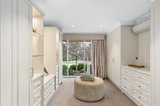 https://images.listonce.com.au/custom/160x/listings/196-st-helena-road-greensborough-vic-3088/099/01565099_img_04.jpg?G1Oul_wvX0k