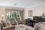 https://images.listonce.com.au/custom/160x/listings/196-st-helena-road-greensborough-vic-3088/099/01565099_img_09.jpg?kjmibU-vj_4