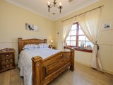 https://images.listonce.com.au/custom/160x/listings/196-union-road-surrey-hills-vic-3127/763/01743763_img_02.jpg?zl-Cz7ZV_l0