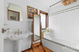 https://images.listonce.com.au/custom/160x/listings/198-wilsons-road-whittington-vic-3219/558/01821558_img_13.jpg?i0XfzKgKF30