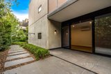 https://images.listonce.com.au/custom/160x/listings/1982-bulla-road-strathmore-vic-3041/322/01726322_img_12.jpg?1QI05Os7DvU
