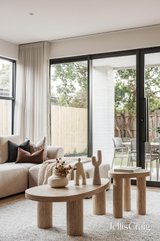 https://images.listonce.com.au/custom/160x/listings/19a-goodrich-street-bentleigh-east-vic-3165/112/01981112_img_19.jpg?FMcF2Eq6d5o