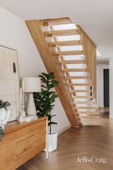 https://images.listonce.com.au/custom/160x/listings/19a-goodrich-street-bentleigh-east-vic-3165/112/01981112_img_20.jpg?sucFGRekDv0