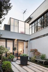 https://images.listonce.com.au/custom/160x/listings/19a-richmond-terrace-richmond-vic-3121/105/01677105_img_01.jpg?-qsCuLRCIQ0