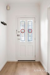 https://images.listonce.com.au/custom/160x/listings/19a-the-crescent-highett-vic-3190/589/01988589_img_18.jpg?qJNp8IFv3X4