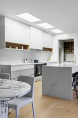 https://images.listonce.com.au/custom/160x/listings/1a-anthony-street-glen-iris-vic-3146/718/01703718_img_09.jpg?c0NJY-iYgHU