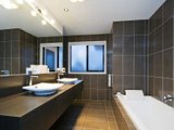 https://images.listonce.com.au/custom/160x/listings/1a-blessington-street-newtown-vic-3220/701/01699701_img_12.jpg?-Zb6uTwDRwg