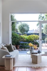 https://images.listonce.com.au/custom/160x/listings/1a-evelina-road-toorak-vic-3142/990/01741990_img_11.jpg?jCAZVuWBtnc