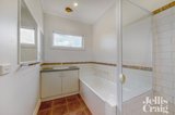 https://images.listonce.com.au/custom/160x/listings/1a-iris-road-camberwell-vic-3124/528/01628528_img_07.jpg?WzVNijOYCYs