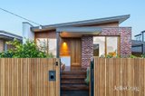 https://images.listonce.com.au/custom/160x/listings/1a-kiandra-street-mornington-vic-3931/106/01948106_img_10.jpg?kUAh3D_Mx1M
