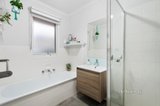 https://images.listonce.com.au/custom/160x/listings/1a-robinson-street-croydon-vic-3136/115/01169115_img_08.jpg?iuZwbZi1i-Q