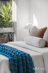 https://images.listonce.com.au/custom/160x/listings/1a-tatong-road-brighton-east-vic-3187/056/01935056_img_19.jpg?n4739powFpQ