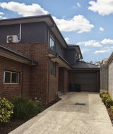 https://images.listonce.com.au/custom/160x/listings/1a-walter-street-bulleen-vic-3105/339/01843339_img_08.jpg?htVOraJBcBo