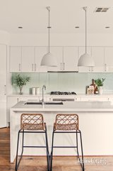 https://images.listonce.com.au/custom/160x/listings/1b-rivoli-street-mentone-vic-3194/343/01989343_img_04.jpg?GKEedQwtr7I
