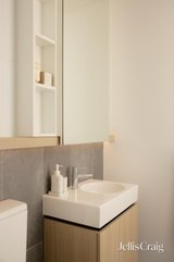 https://images.listonce.com.au/custom/160x/listings/1b18-oakover-road-preston-vic-3072/803/01273803_img_04.jpg?V1Fo8FmteDM