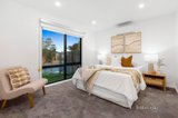 https://images.listonce.com.au/custom/160x/listings/1c-kiandra-street-mornington-vic-3931/475/01539475_img_08.jpg?zMNMikGCf5E