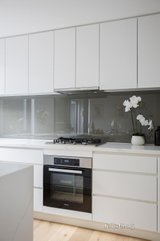 https://images.listonce.com.au/custom/160x/listings/1c-lord-street-doncaster-east-vic-3109/979/01403979_img_07.jpg?U_mYKzdQM3Y