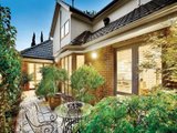 https://images.listonce.com.au/custom/160x/listings/1c-salford-avenue-balwyn-vic-3103/933/01684933_img_07.jpg?0832GRGaaJw