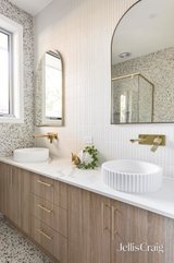 https://images.listonce.com.au/custom/160x/listings/2-35-reilly-court-croydon-south-vic-3136/909/01817909_img_10.jpg?LAshRMe_3rQ
