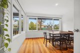 https://images.listonce.com.au/custom/160x/listings/2-4-gray-street-woodend-vic-3442/156/01547156_img_12.jpg?48QeLjWxpzs